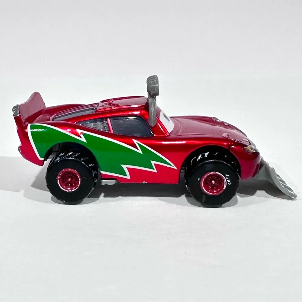 Disney Cars Winter Lightning McQueen w/ Snow Plow Die-cast Mattel
